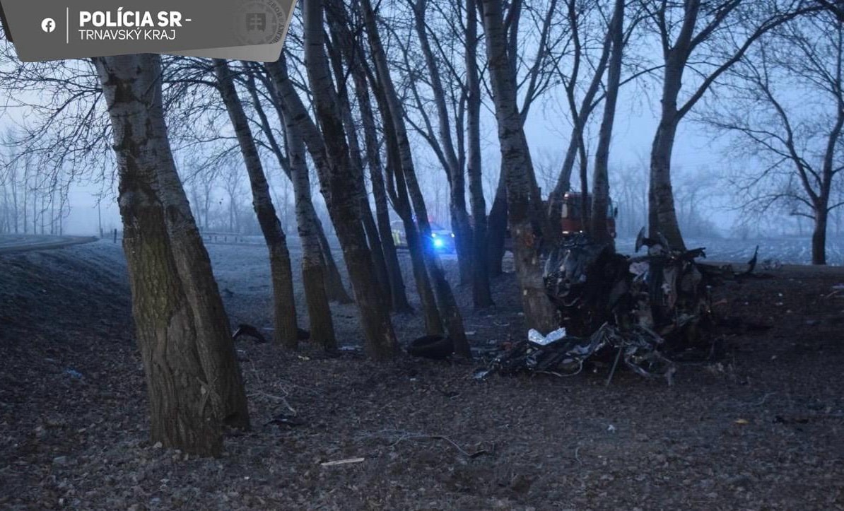 Fitnesska a bývalá partnerka MMA zápasníka Gábora Borárosa, Monika Jakliová, mala vážnu nehodu a v nemocnici podľahla zraneniam.