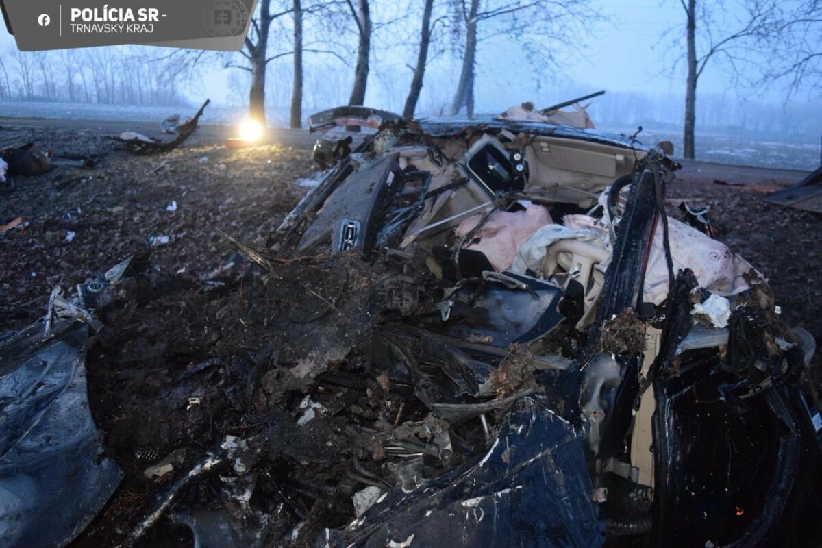 Fitnesska a bývalá partnerka MMA zápasníka Gábora Borárosa, Monika Jakliová, mala vážnu nehodu a v nemocnici podľahla zraneniam.