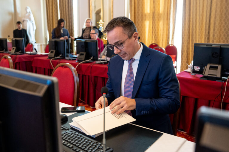 VLÁDA: Rokovanie 118. schôdze