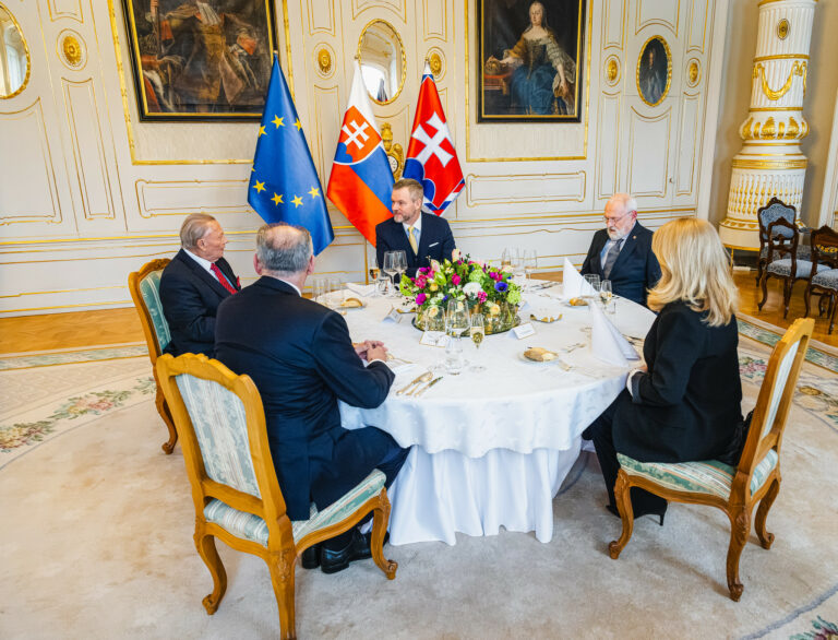 PREZIDENT: Slávnostný obed prezidentov SR