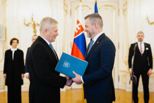 PREZIDENT: Odovzdal poverovacie listiny