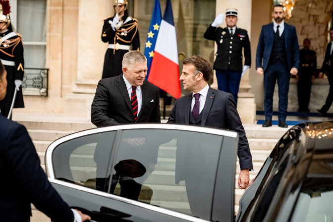 VLÁDA: Návšteva vo Francúzsku