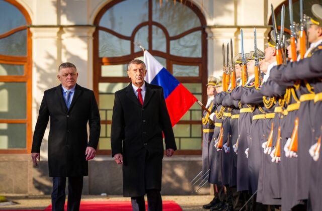 Prieskum ukázal cezhraničný paradox, Slováci majú k Babišovi bližšie než Česi k Ficovi
