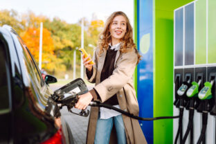 Benzín, nafta, tankovanie, ceny pohonných látok.