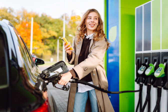 Benzín, nafta, tankovanie, ceny pohonných látok.