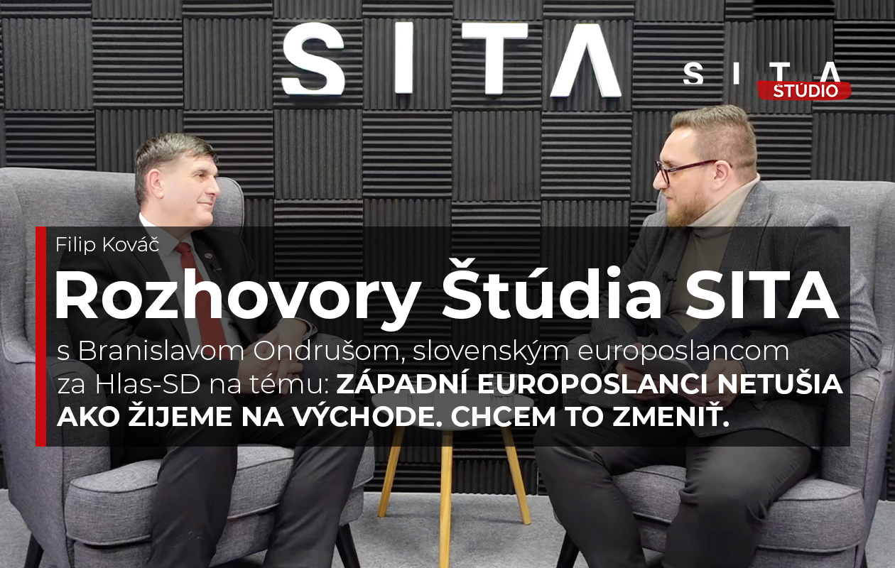Branislav Ondruš, slovenský europoslanec za stranu Hlas SD v rozhovore s Filipom Kováčom počas nahrávania video podcastu v Štúdiu SITA.