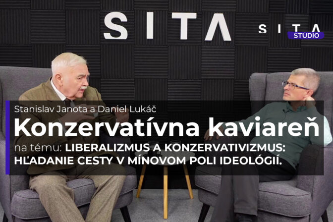 Stanislav Janota a Daniel Lukáč v štúdiu SITA počas nahrávania video podcastu Konzervatívna kaviareň.