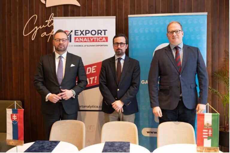 Export Analytica