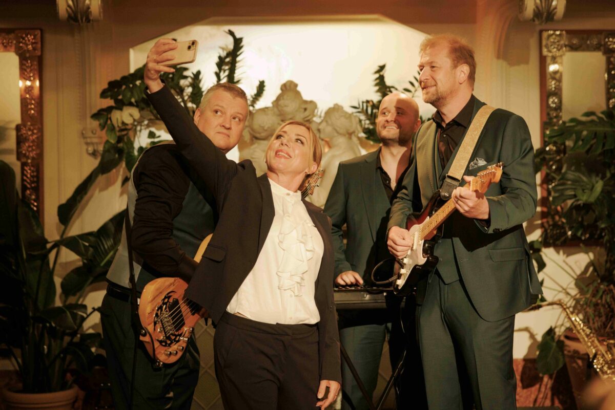 Gabika dzurikova ako razna riaditelka pozyva svihakov do kupelov kazdu sezonu zdroj nunez nfe.jpg