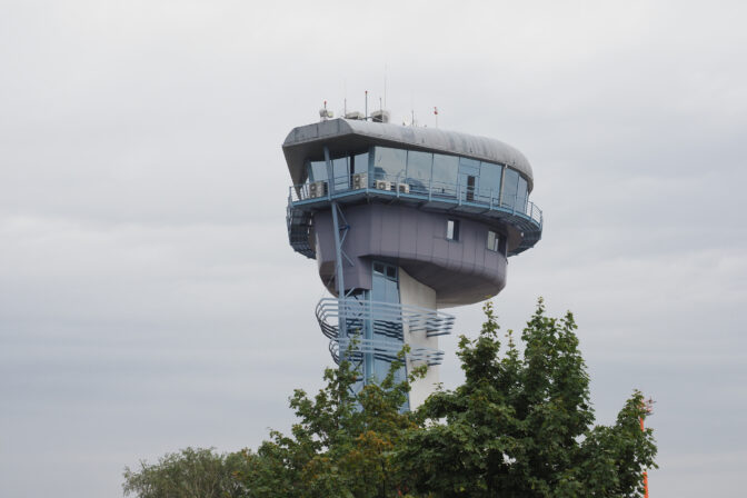 Letisková veža, Bratislavské letisko