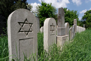 Jewish graves