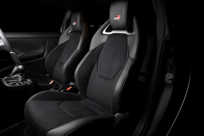 Gr yaris sebastien ogier 9x world champion edition_11.jpg