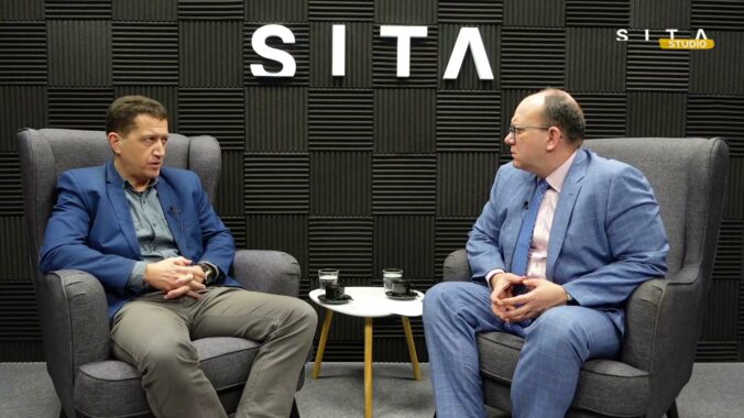 Historik Vít Smetana a Miroslav Wlachovský v podcaste Okno do sveta