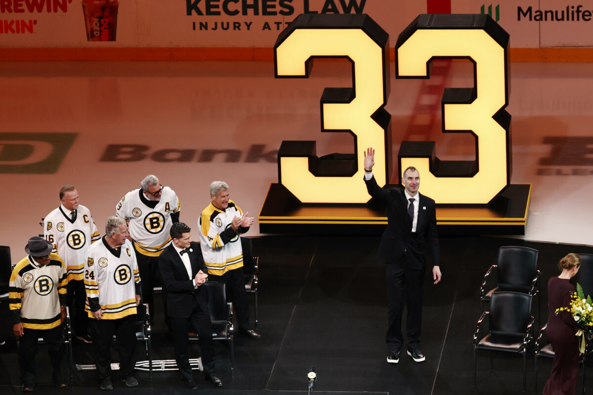 Nesmrteľn&yacute; Slov&aacute;k. Dres Zdena Ch&aacute;ru navždy st&uacute;pol k legend&aacute;m NHL. Boston bola najlep&scaron;ia voľba m&ocirc;jho života, vrav&iacute; - SITA.sk