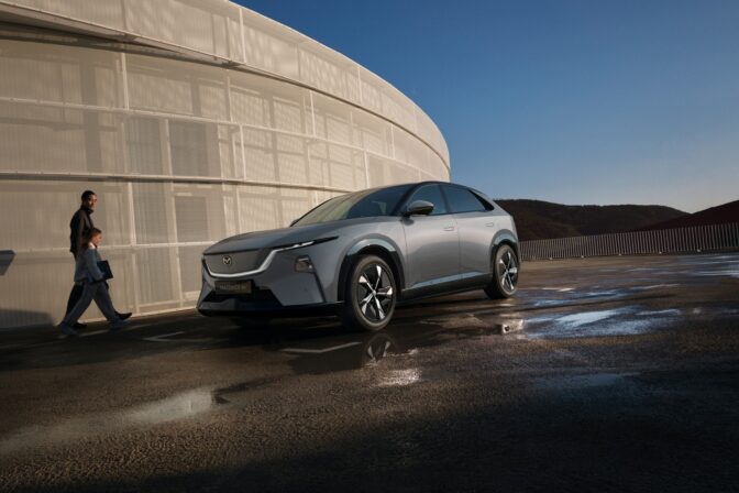 Mazda cx 6e_54.jpg