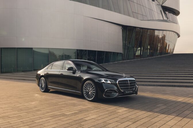 Die neue Mercedes Benz S Klasse: Verfeinert bis in jedes Detail.The new Mercedes Benz S Class: Refined in every detail.