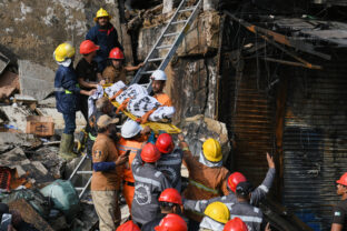 Pakistan Shopping Plaza Fire