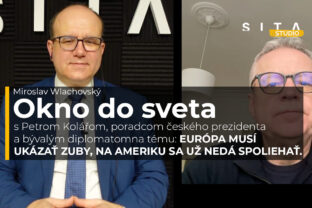 Peter Kolář, bývalý diplomat a súčasný poradca českého prezidenta v rozhovore s Miroslawom Wlachovským počas nahrávania video podcastu v Štúdiu SITA.