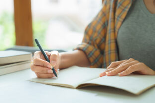 Plánovanie záhrady na rok 2026 – zapisovanie nápadov a rozvrhnutie výsadby