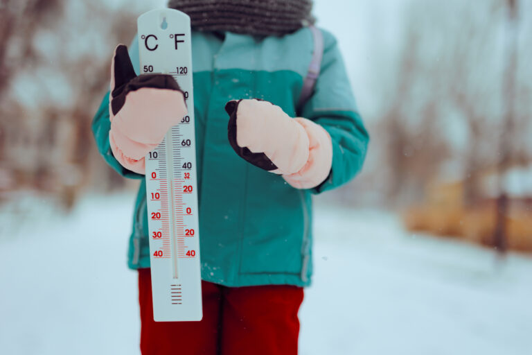 Počasie na Slovensku, sneženie, poľadovica a dlhodobá predpoveď na 30 dní.