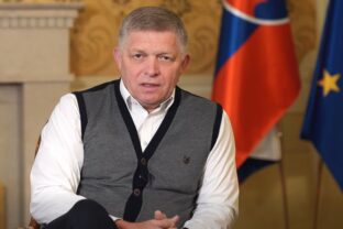 Premiér Robert Fico sa vo videu na sociánej sieti Facebook vyjadril k americkej operácii vo Venezuele.