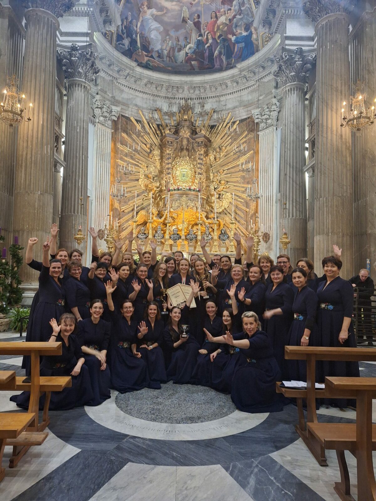 Sakralne kolo a zlaty belius.jpg