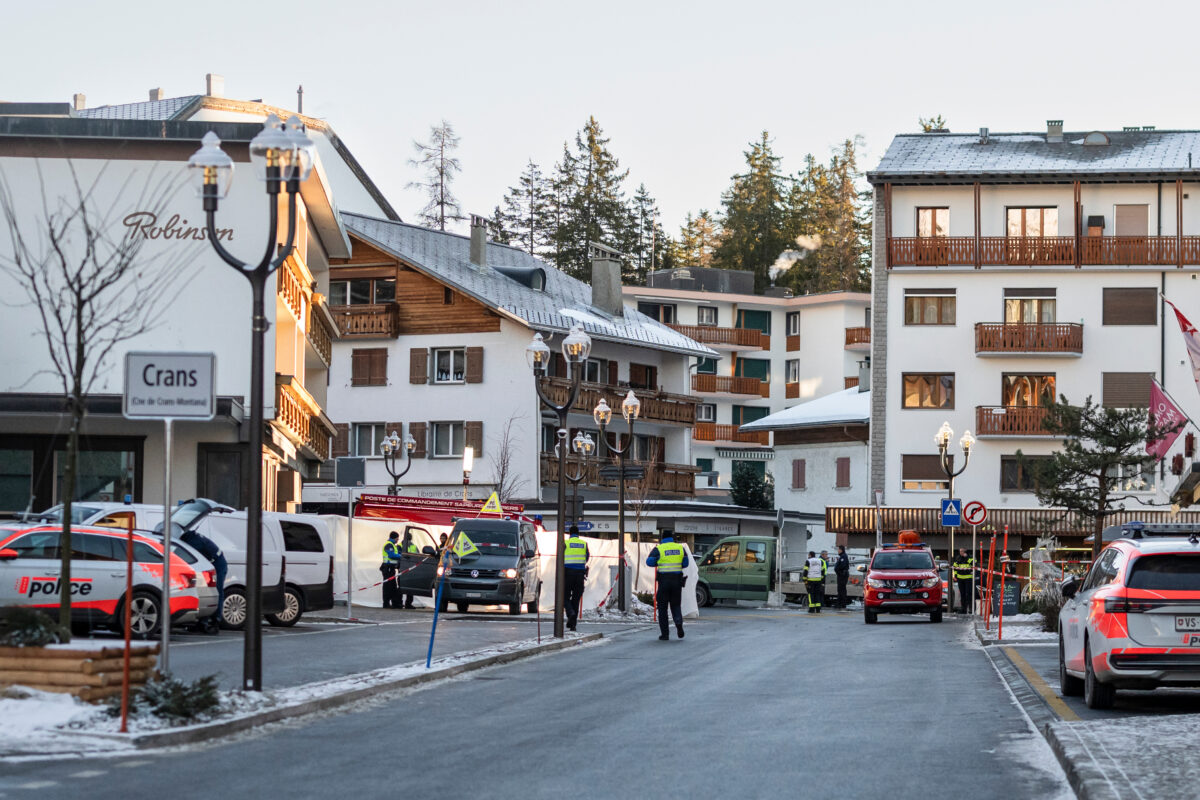 Prežil trag&eacute;diu v Crans Montane. Tridsať percent futbalistovho tela pokr&yacute;vaj&uacute; pop&aacute;leniny, ale zachr&aacute;nil priateľku - SITA.sk