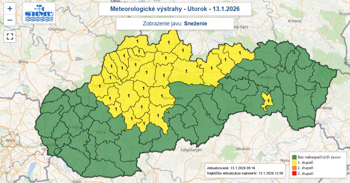 Výstraha prvého stupňa pred snežením je v utorok do 14.00 vydaná pre 27 okresov Slovenska.