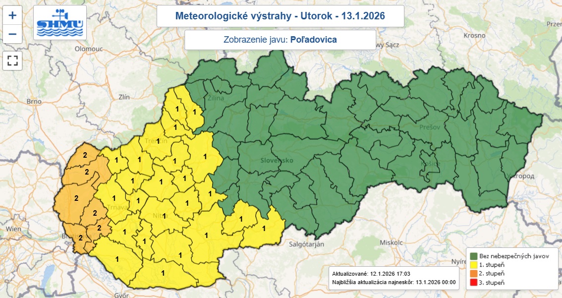 Výstrahy prvého a druhého stupňa pred poľadovicou na utorok 13. januára 2026.
