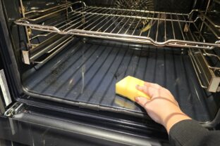 Skúsená mama si s čistením rúry starosti nerobí