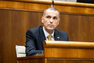 NR SR: Rokovanie 43. schôdze