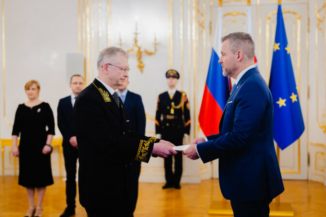 PREZIDENT: Prijal nových veľvyslancov