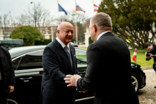 VLÁDA: Stretnutie predsedov vlád krajín S3