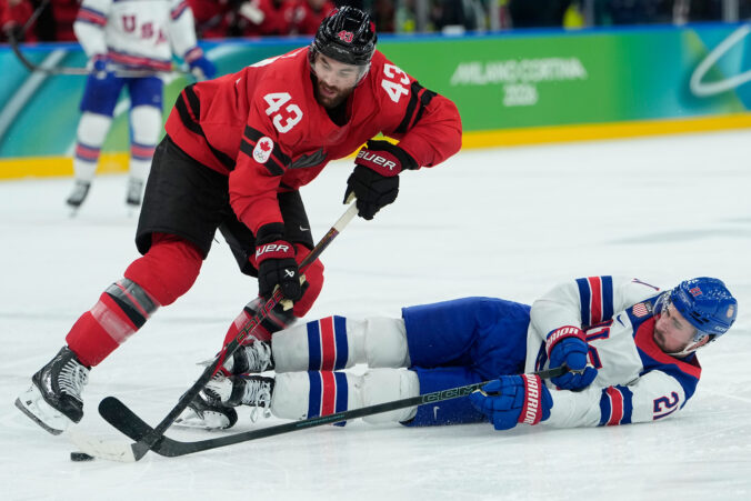 Hokej finále na olympiáde: Kanada - USA (fotografie)