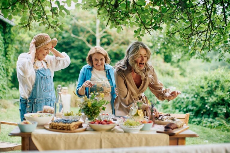 Bardotky oslavuju zdroj bontonfilm.jpg