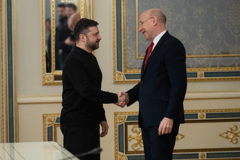 Britský minister obrany John Healey a ukrajinský prezident Volodymyr Zelenskyj.
