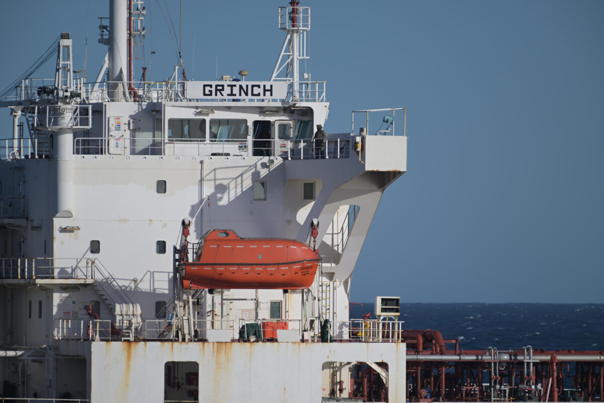 Zadržanie rusk&eacute;ho tankera hranič&iacute; s medzin&aacute;rodn&yacute;m pir&aacute;tstvom, reagoval Kremeľ na najnov&scaron;iu oper&aacute;ciu franc&uacute;zskeho n&aacute;morn&iacute;ctva - SITA.sk