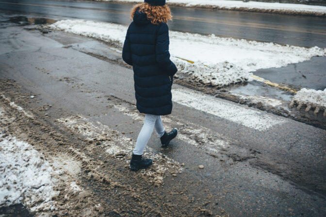 Chodec, zima, prechod pre chodcov