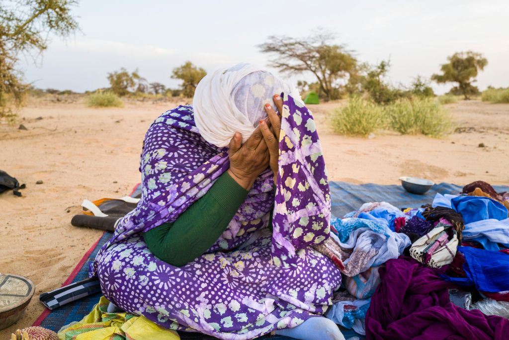 Mauritania, surroundings of M'Haireth, woman