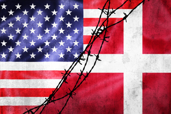 Dánsko usa , Grunge flags of USA and Denmark divided by barb wire illustration