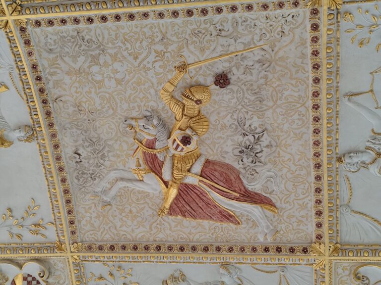 Renesančný interiér Zámku Kratochvíle so zdobeným štukovým stropom od Antonia Melanu