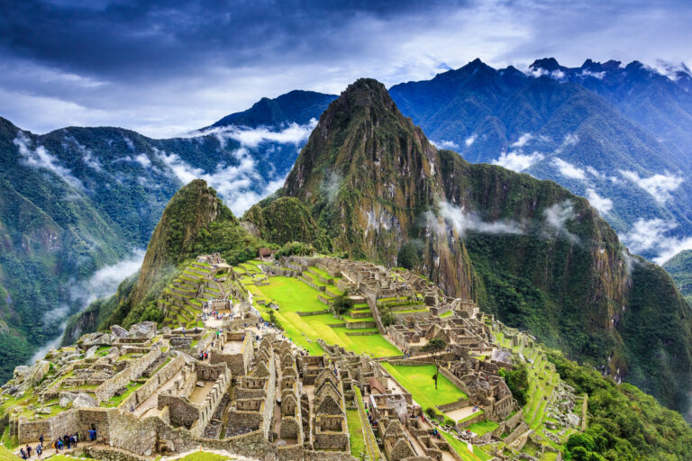 Machu Picchu, Peru. Zapísané na zozname svetového dedičstva UNESCO. Jeden zo siedmich nových divov sveta.