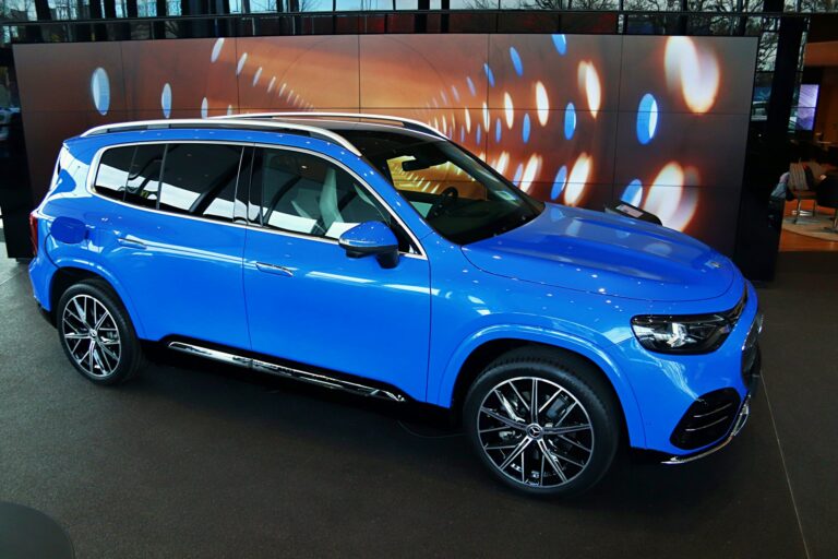 Mercedes_glb_eq_05.jpg