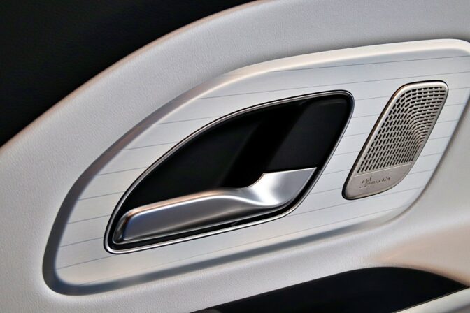 Mercedes_glb_eq_16.jpg