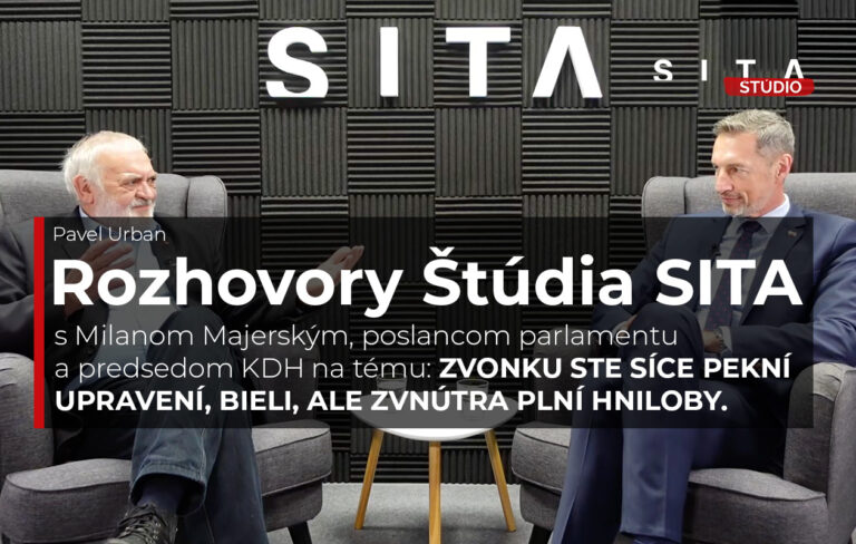 Milan Majerský v rozhovore s Pavlem Urbanom počas nahrávania video podcastu v Štúdiu SITA.