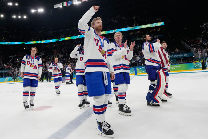 Hokej finále na olympiáde: Kanada - USA (fotografie)