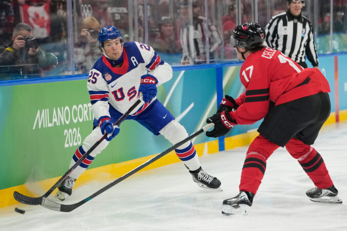 Hokej finále na olympiáde: Kanada - USA (fotografie)