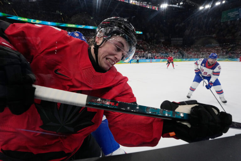Hokej finále na olympiáde: Kanada - USA (fotografie)