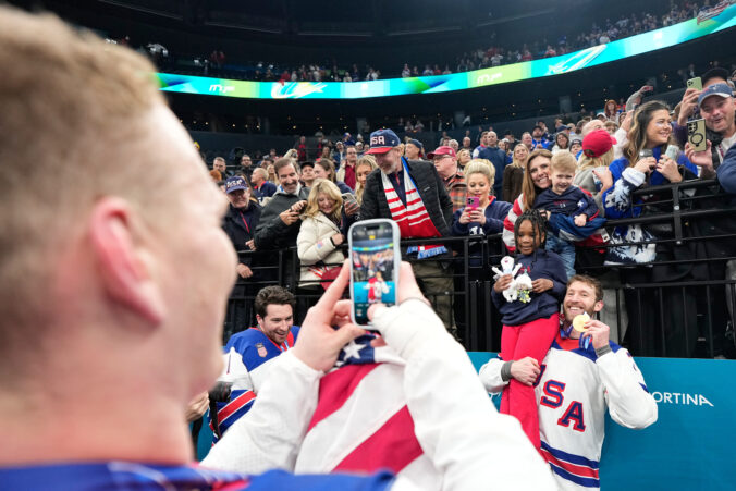Hokej finále na olympiáde: Kanada - USA (fotografie)