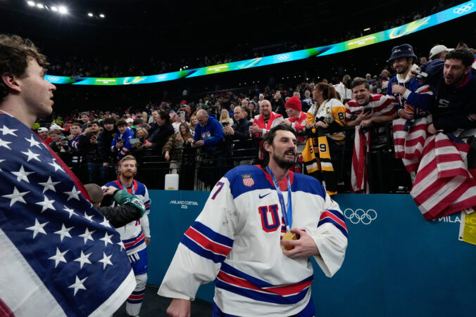 Hokej finále na olympiáde: Kanada - USA (fotografie)